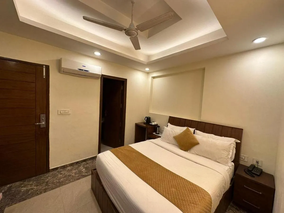 Townhouse 1255 Hotel Blue Orchid Zirakpur