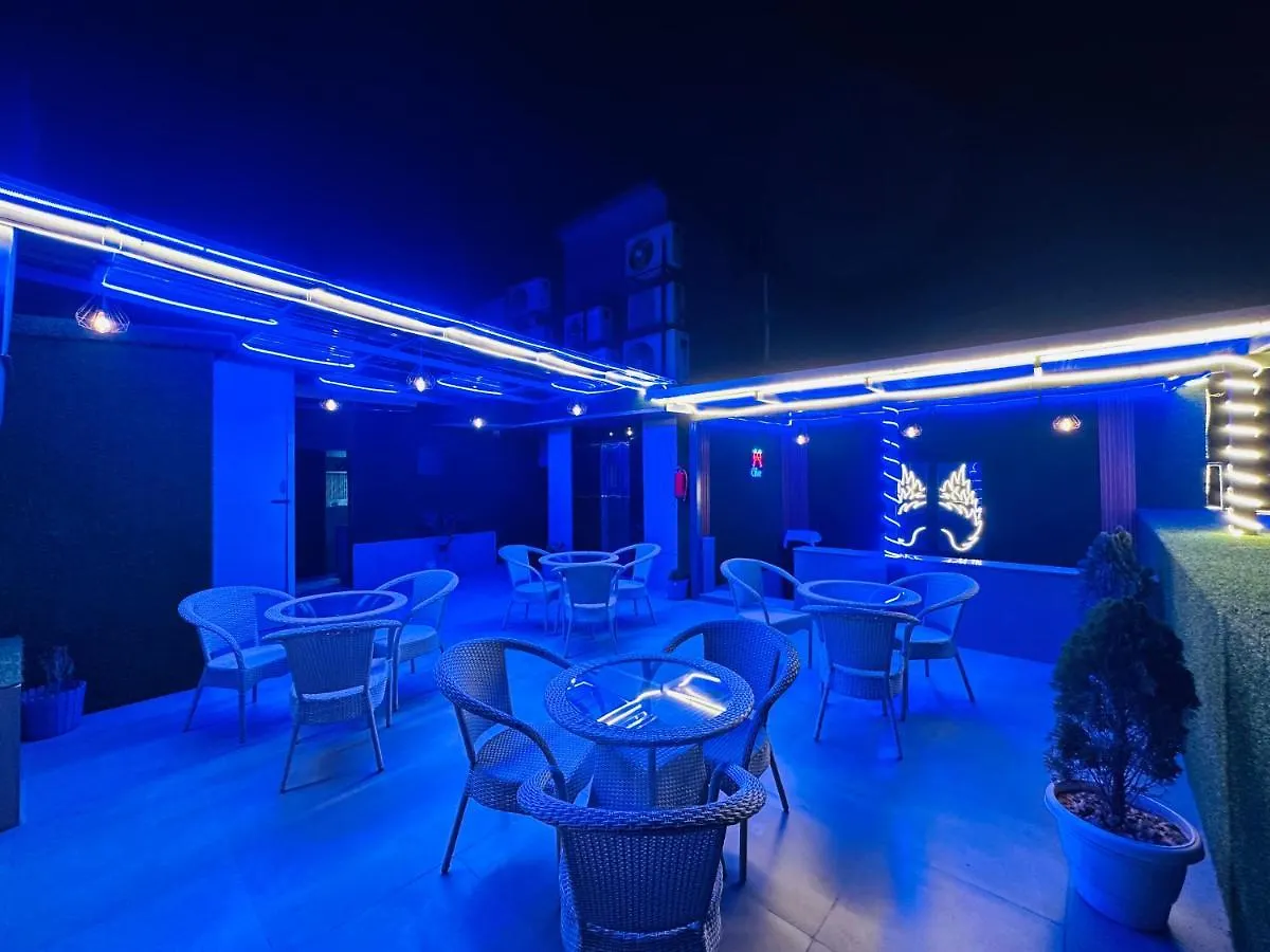 Townhouse 1255 Hotel Blue Orchid Zirakpur India
